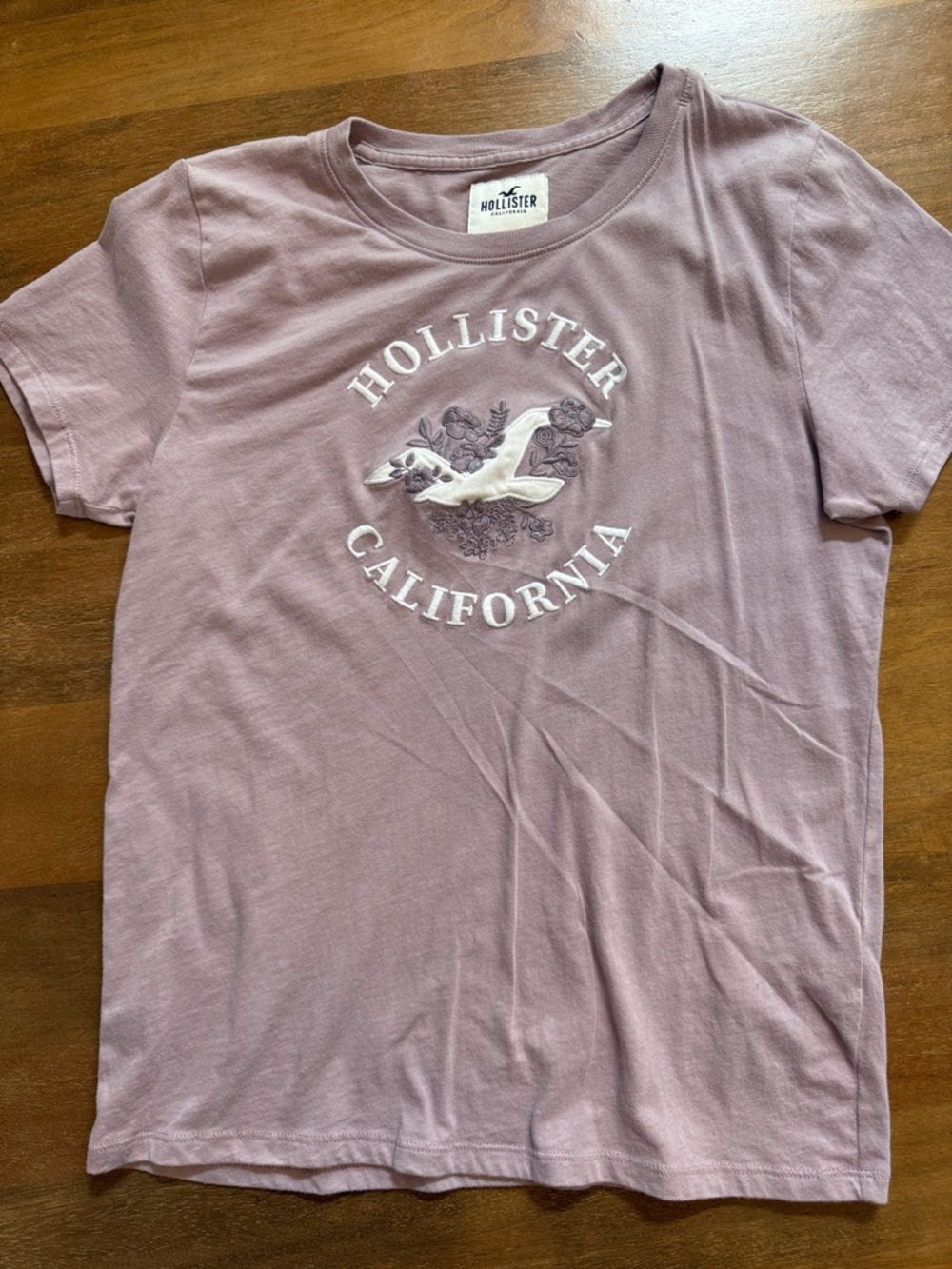 Hollister Sz M Dusty Lavender Graphic Tee